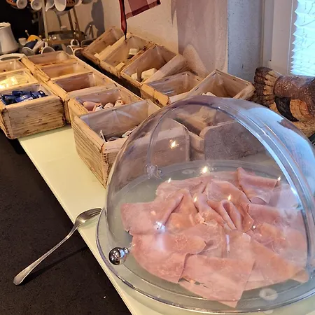 Cafe-pension Margret B&B