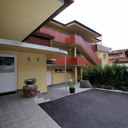 Bed & Breakfast Cafe-pension Margret 2*