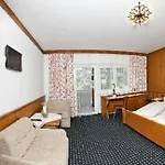 Bed & Breakfast Cafe-pension Margret Zirl
